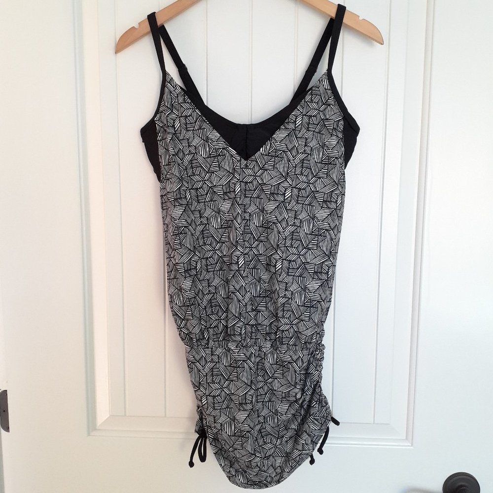 Athleta Laguna Side Scrunch Tankini Top Black & White Size 34D/DD